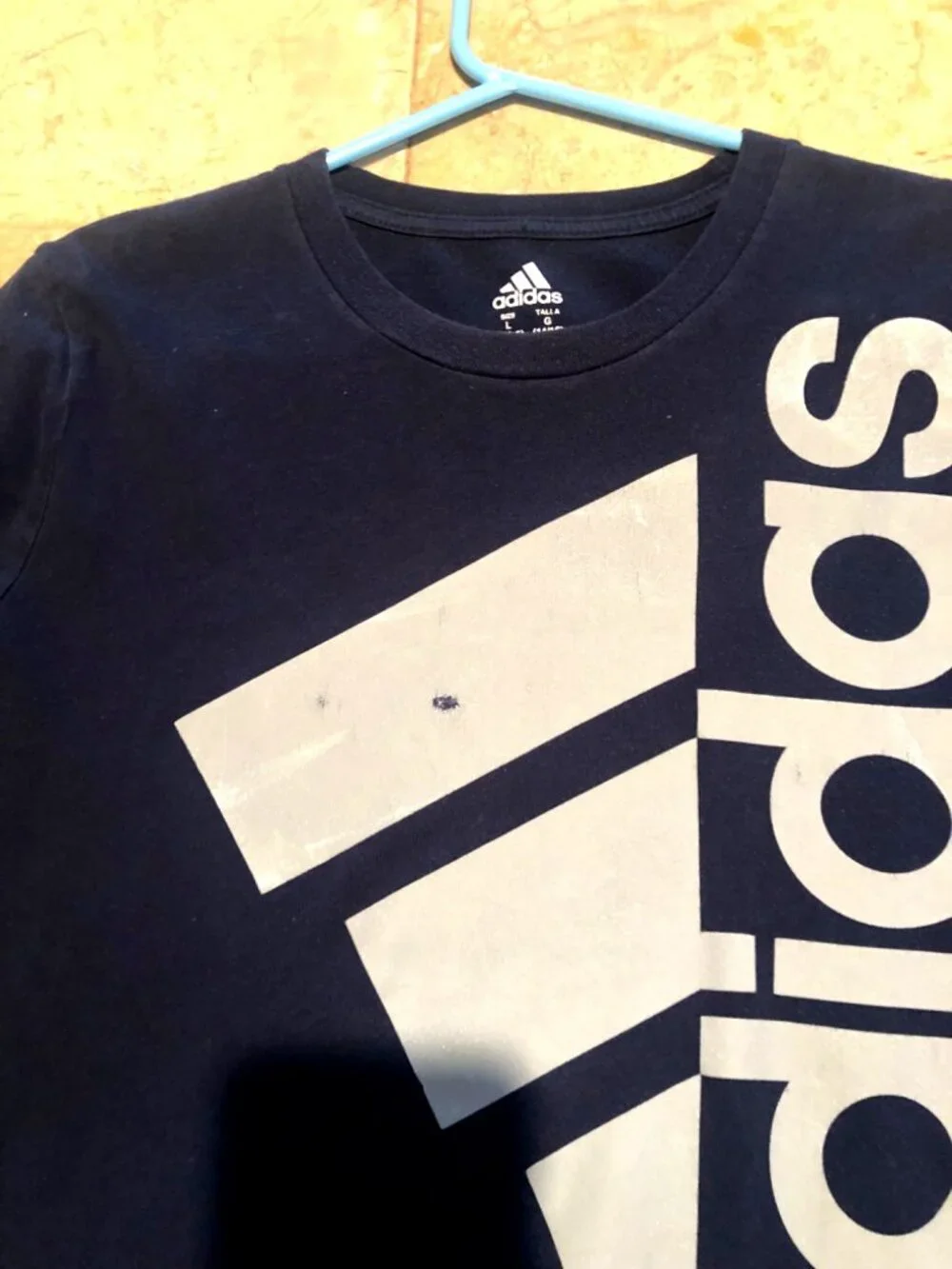 ADIDAS-The Go to Performance Graphic Logo T-Shirt BLUE YOUTH LARGE (14/16)
